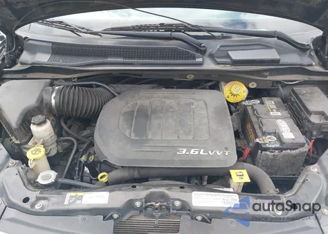 2015 Chrysler Town & Country Touring-L from USA, damaged, VIN 2C4RC1CG8FR522404